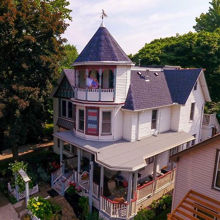 Bondy House Bed & Breakfast Amherstburg Bagian luar foto