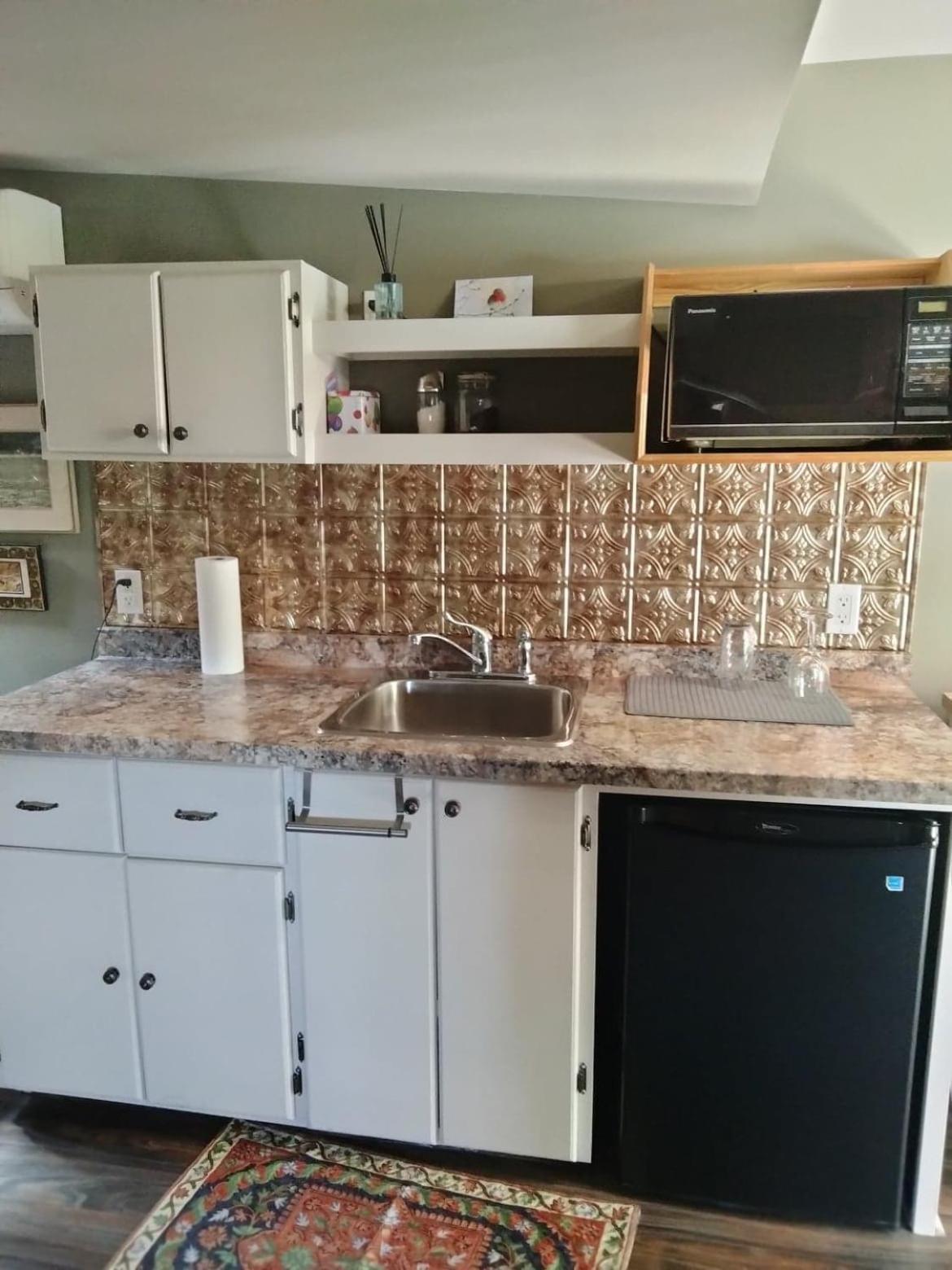 Bondy House Bed & Breakfast Amherstburg Bagian luar foto