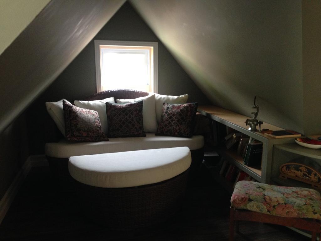 Bondy House Bed & Breakfast Amherstburg Bagian luar foto