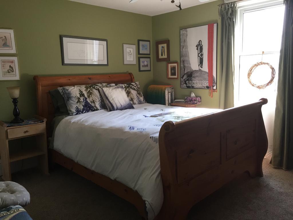 Bondy House Bed & Breakfast Amherstburg Bagian luar foto