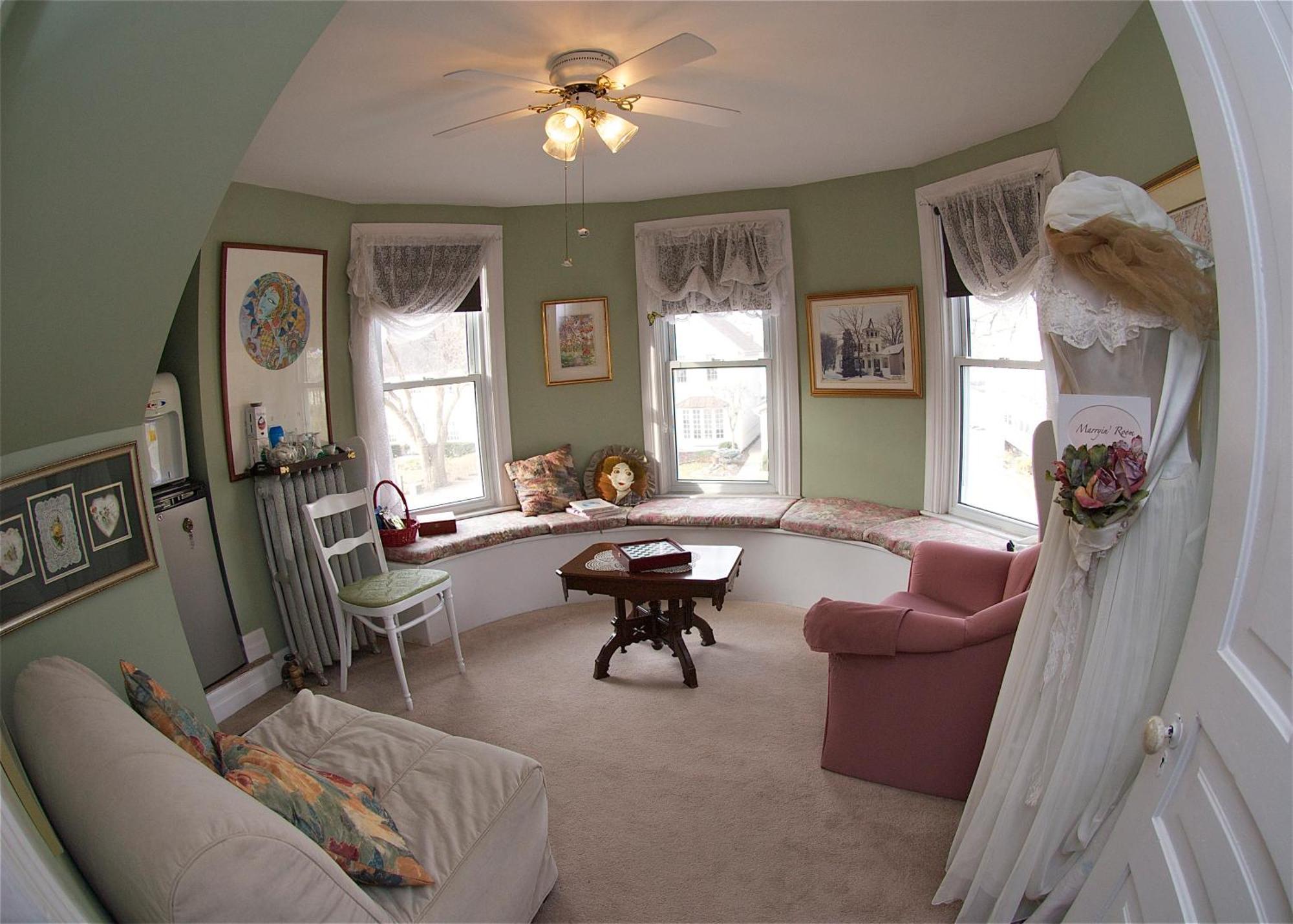 Bondy House Bed & Breakfast Amherstburg Bagian luar foto